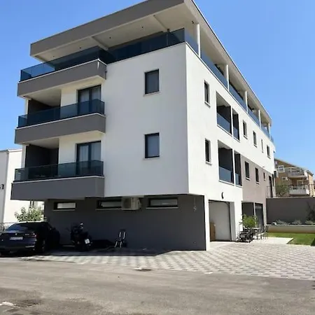 Apartman 64 #2 Mlini